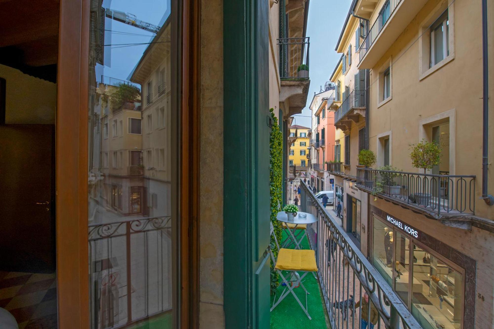 Palace Home Mazzini Verona Center 1 ภายนอก รูปภาพ